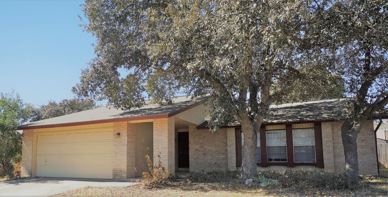 Primary Photo - 4-2 Northwest SA Near UTSA, USAA, Lackland...