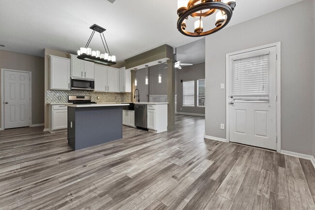 Foto del edificio - 24522 Forest Path Ct