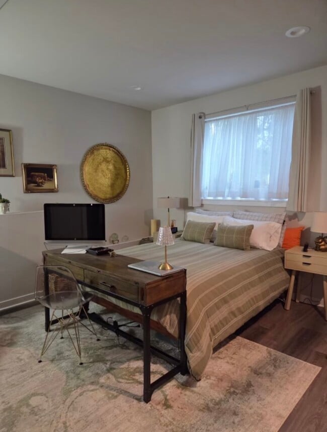 Building Photo - 4979 Onalaska Loop SE