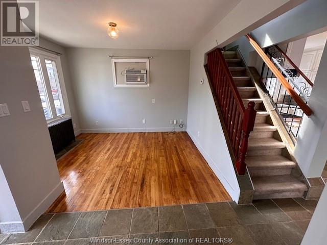 Photo du bâtiment - 1227 Curry Ave