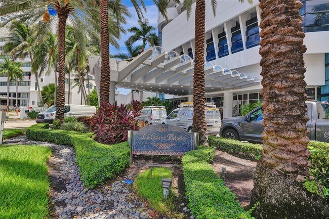 Building Photo - 6301 Collins Ave