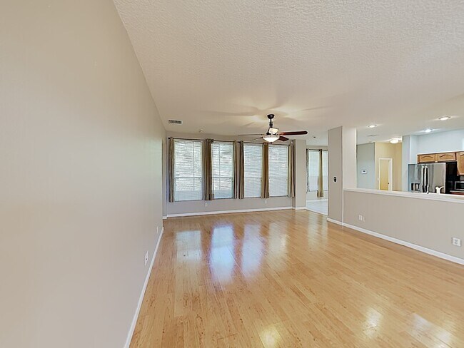 Building Photo - 13326 Via Roma Cir