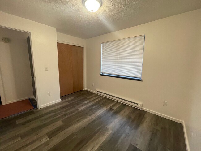 Foto del edificio - 4006 N Madison St