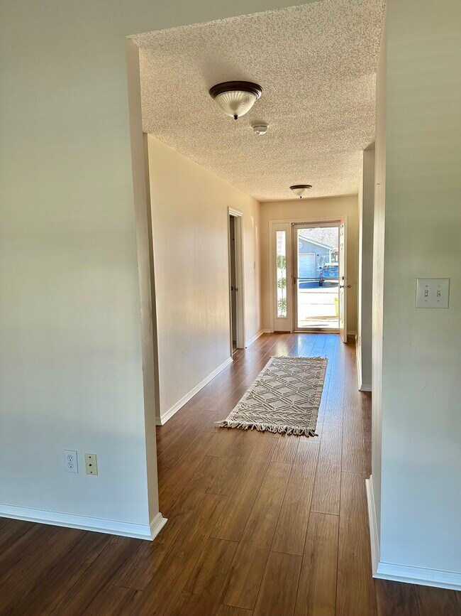 Building Photo - 8625 Flagstone Way