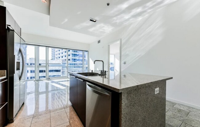 Foto del edificio - 4471 Dean Martin Dr