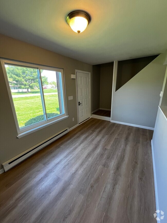 Building Photo - 56 Suncrest Dr