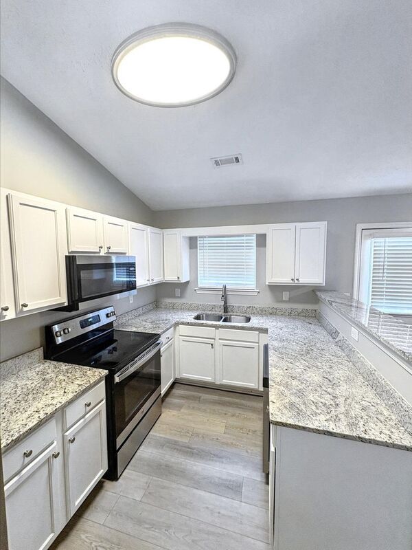 Foto del edificio - 4614 Bouldercrest Rd