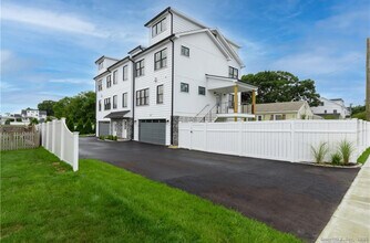 Building Photo - 124 Fox St