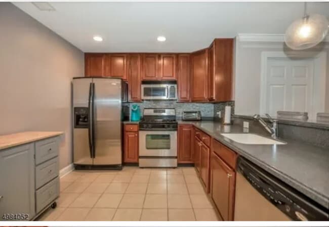 Building Photo - 1114 Peer Pl