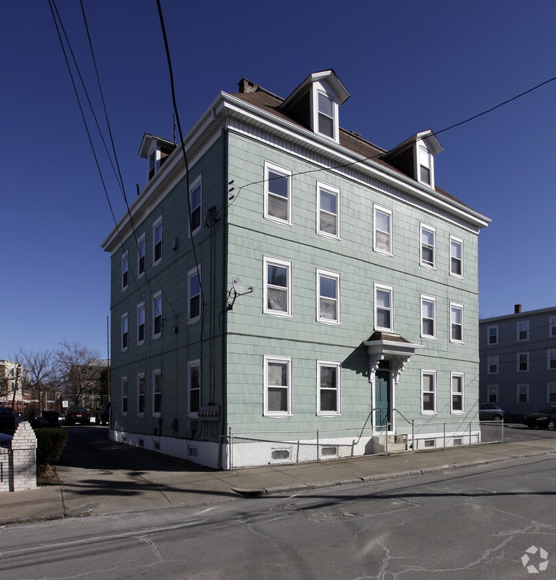 Building Photo - 14 Vinton St