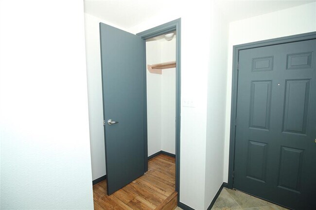 Foto del edificio - 4960 Milwee St