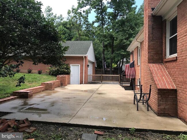 Foto del edificio - 5504 Old Mill Rd