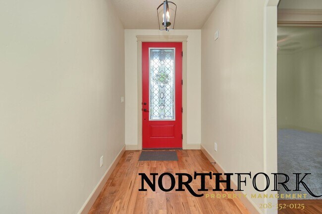 Foto del edificio - Desirable Star Home Coupled with Convenience