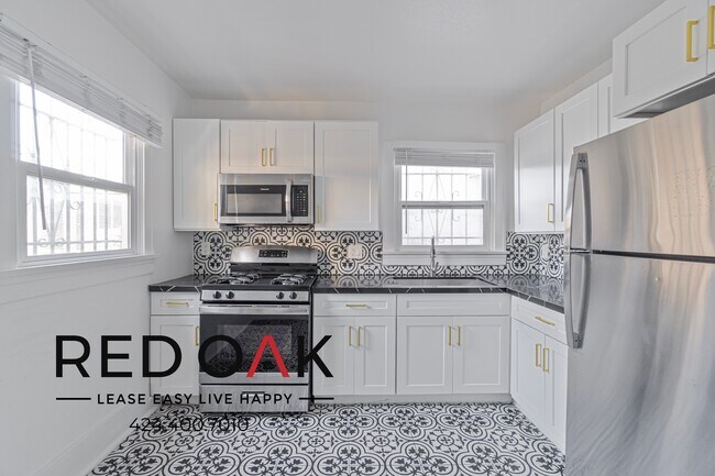 Foto del edificio - ~1 Month FREE~ Lovely Two Bedroom with Spa...