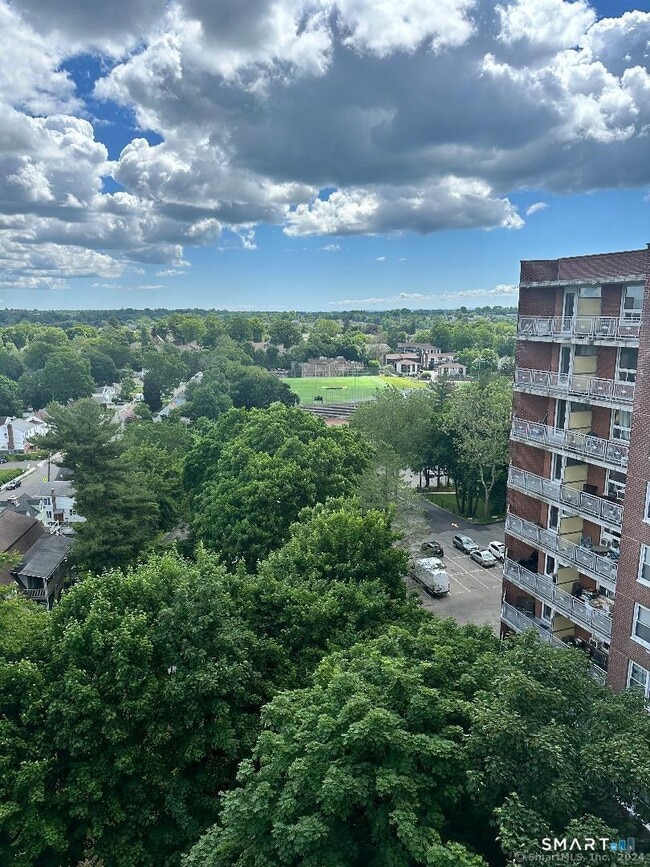 Building Photo - 91 Strawberry Hill Ave