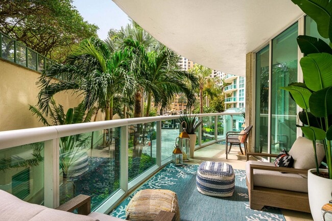 Building Photo - 347 N New River Dr E