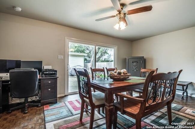 Foto del edificio - 2-BEDROOM ALAMO HEIGHTS DUPLEX