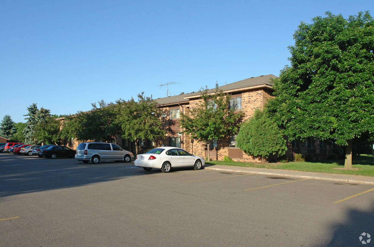 Primary Photo - Town Square Apartments