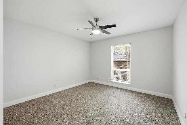 Foto del edificio - 172 W Clinton Ave