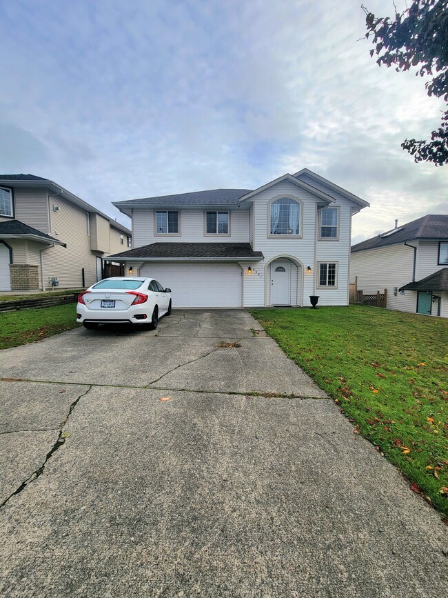 Building Photo - 8391 Casselman Crescent