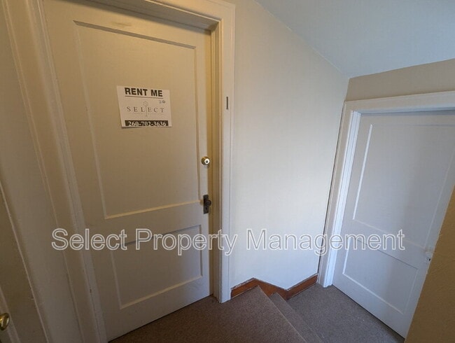 Building Photo - 1235 Stophlet St