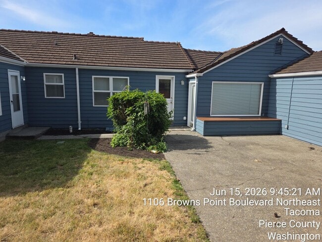 Building Photo - Tacoma views retro 3 bed 2 bath home, available now!
