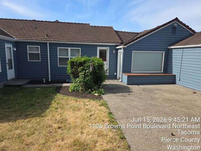 Foto del edificio - Tacoma views retro 3 bed 2 bath home, available now!