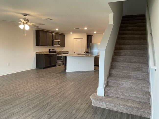 Foto del edificio - Cozy 2 Bed/2.5 Bath Townhome FOR RENT in t...