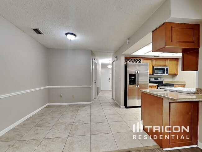 Foto del edificio - 713 Regent Circle South Brandon FL