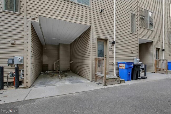 Building Photo - 2137 E Lehigh Ave