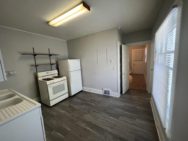 Foto del edificio - Large 1BR in Wayland