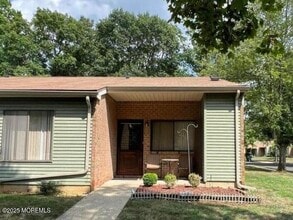 Building Photo - 222 Medford Ct
