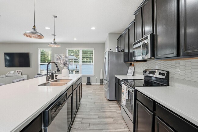 Building Photo - Space, Comfort & Privacy: 4-Bedroom Home in North Jacksonville
