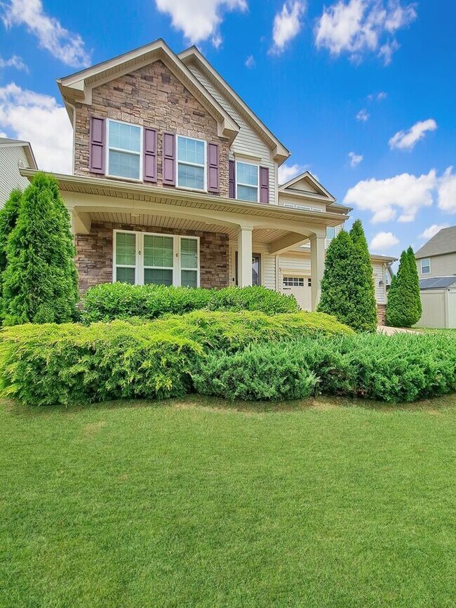Building Photo - COMING SOON! 6/Bedroom, 5 Bathrooms, 3-Lev...