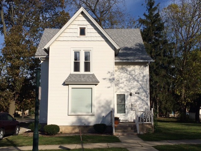 Primary Photo - 2 E Main St