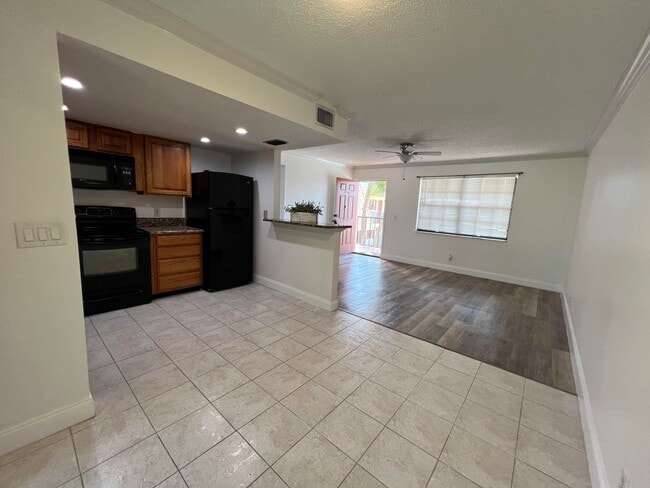 Building Photo - 4175 Oak Terrace Dr