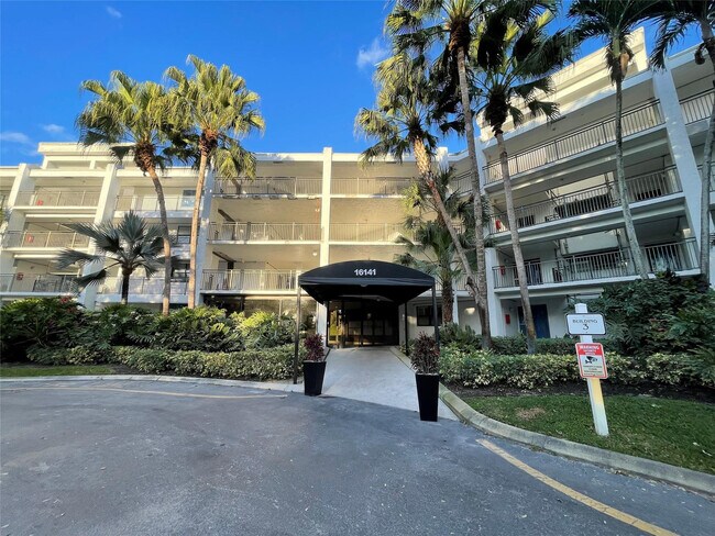 Foto del edificio - 16141 Blatt Blvd