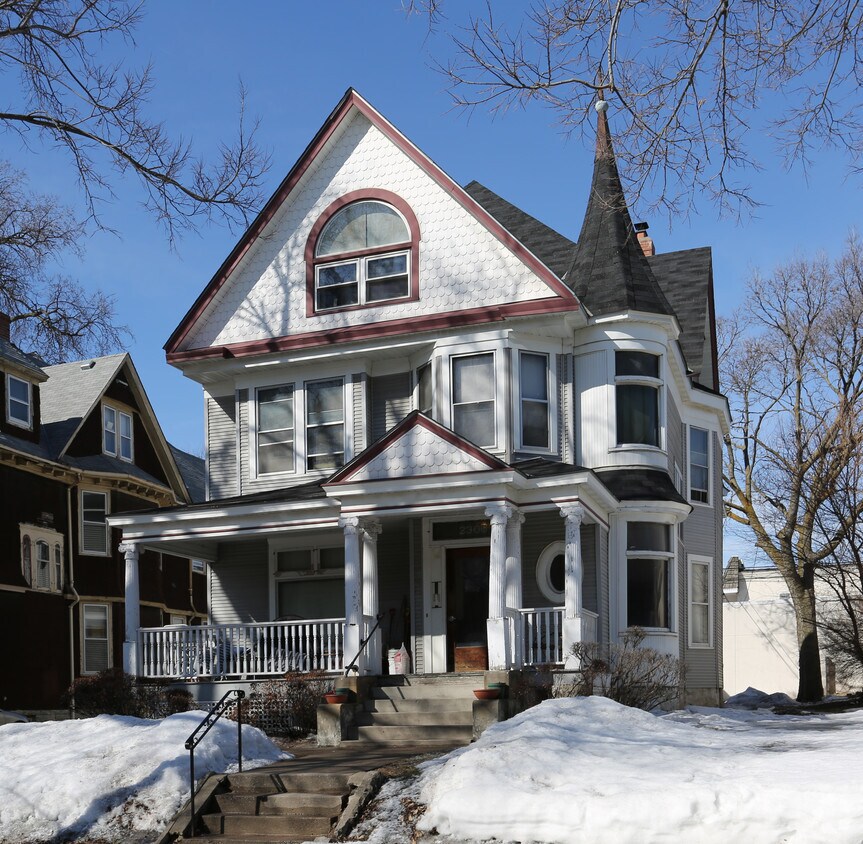 Foto principal - 2306 Colfax Ave S