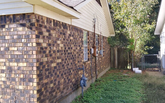 Building Photo - 5061 Belfast Dr
