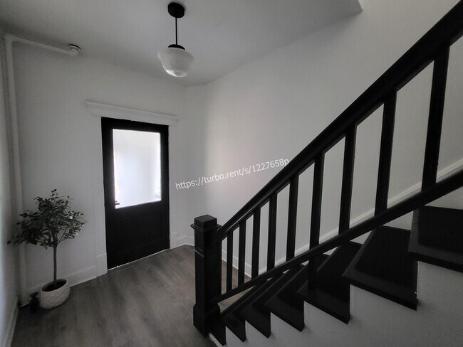 Foto del edificio - 254 Woodbridge Ave