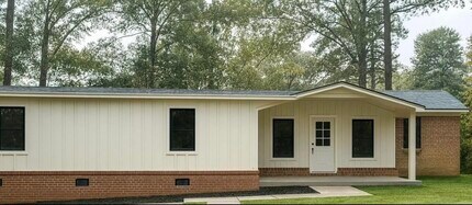 Building Photo - 800 Helene Dr