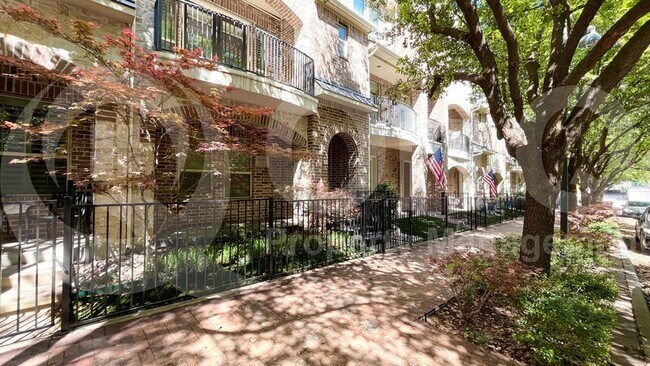 Foto del edificio - 5025 Calloway Drive