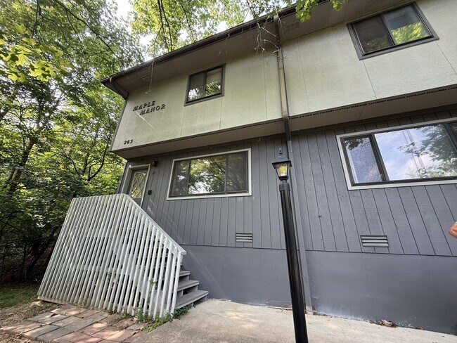 Foto del edificio - 265 Sycamore Rd