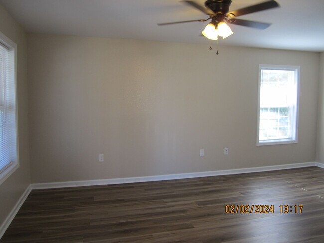 Building Photo - 2BR/1BA Single Family Home in Pascagoula. ...