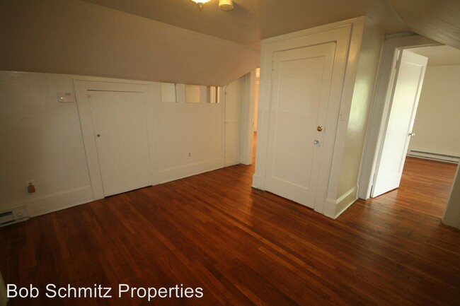 Building Photo - 1009 Golf St