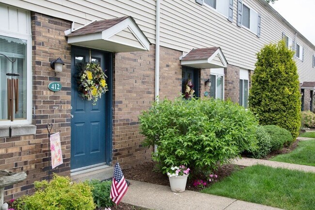 Foto del edificio - Emerald Gardens
