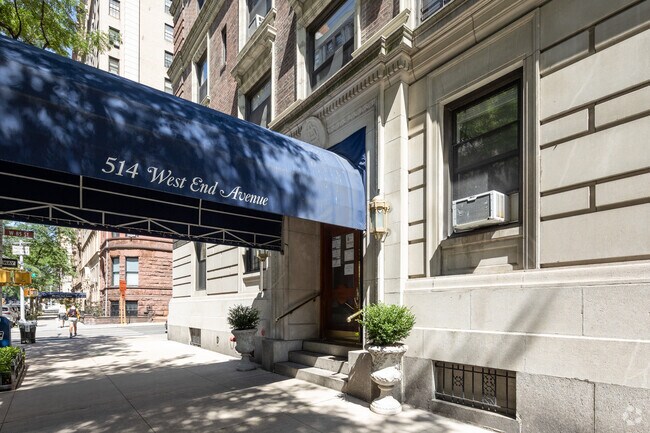 Entrance - 514 West End Ave