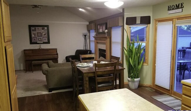 Foto del edificio - 5 Bedroom Single Family Home.  Great Location!