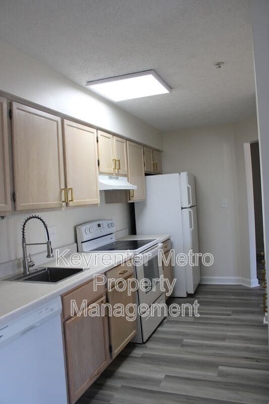Building Photo - 6900 St Ignatius Dr