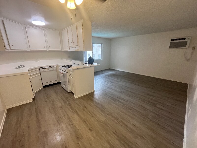 Primary Photo - 509 N Berendo St